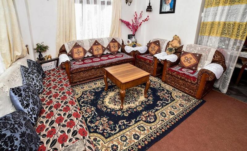 Himalayan Inn Homestay Дарджилинг Екстериор снимка