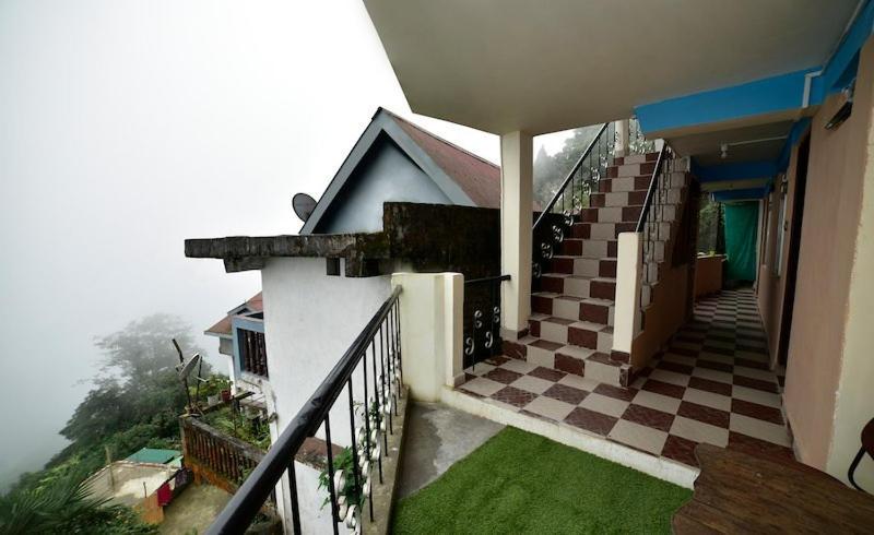 Himalayan Inn Homestay Дарджилинг Екстериор снимка